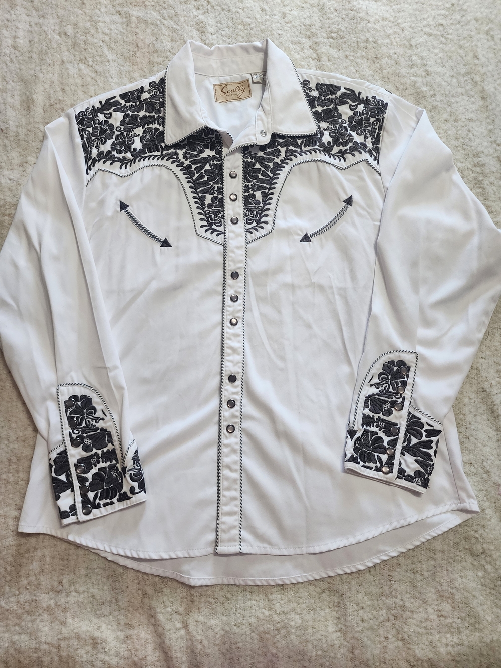 Scully White Western Shirt with Black Floral Embroidery Pearl Snap Nashville